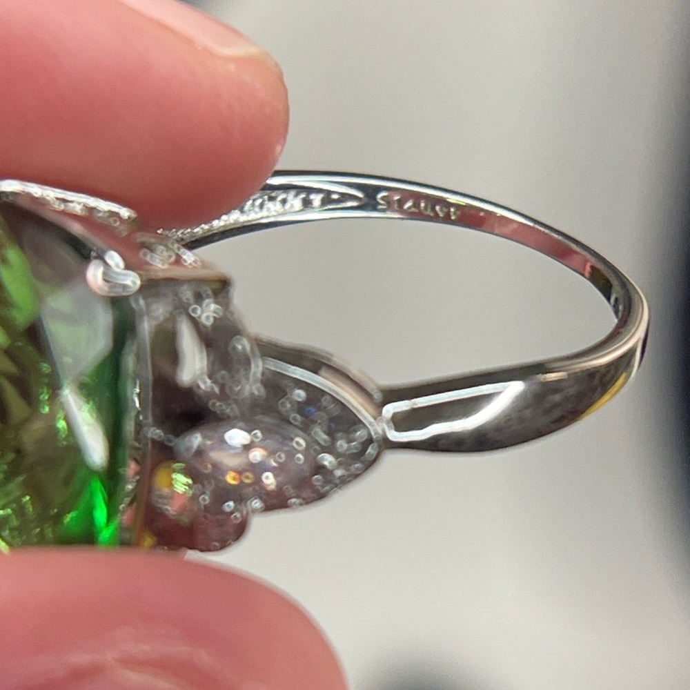 STAUER STERLING SILVER CZ RING HIGHLY FACETED GREEN CENTER STONE LIKE NEW size 8 - Picture 7 of 11